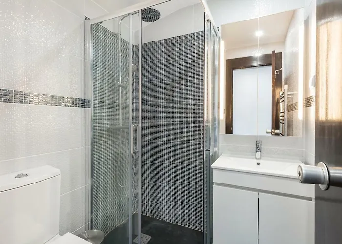 Victory Village T1 & Mezzanine アパート